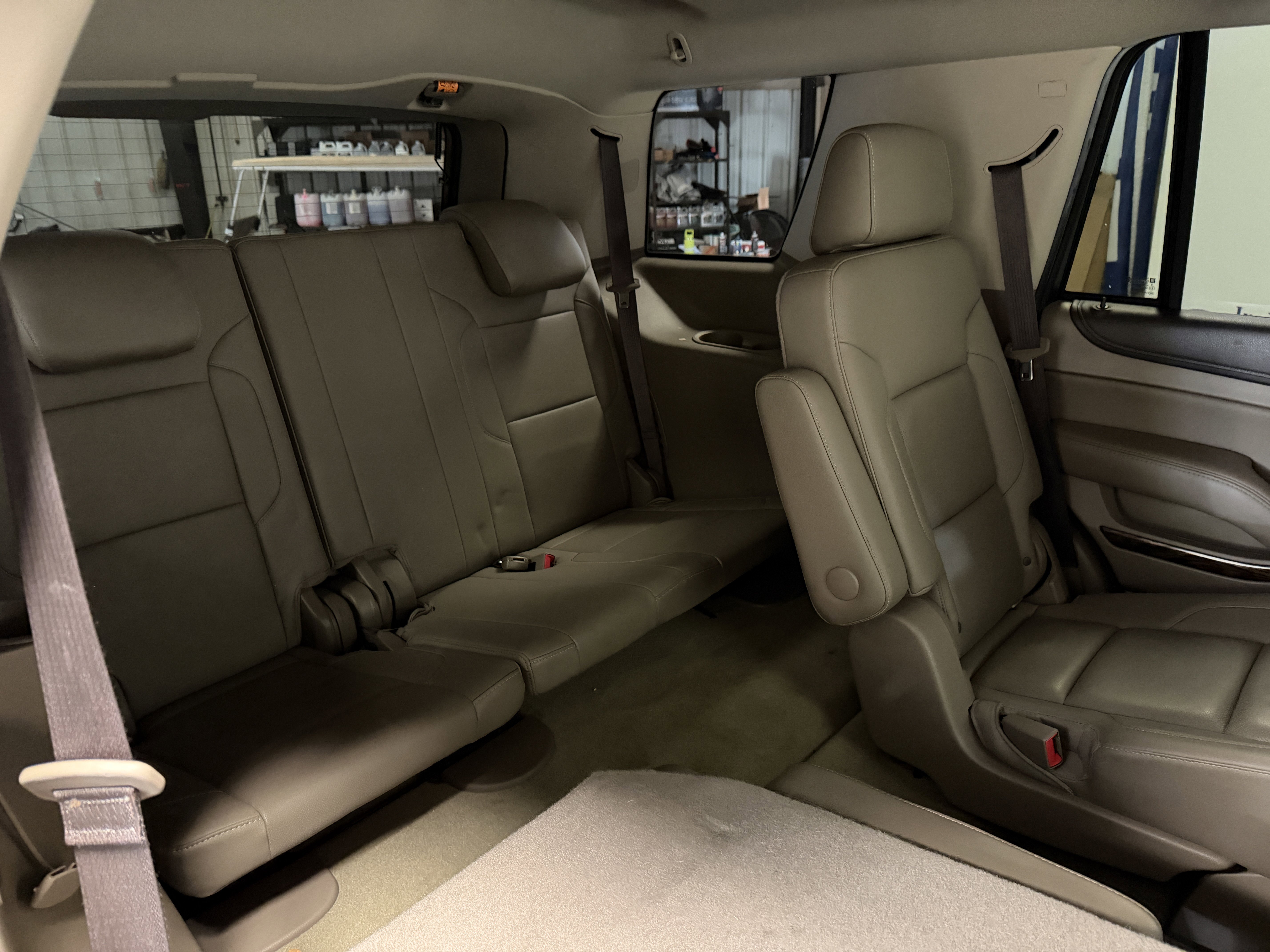 Used 2017 GMC Yukon SLT w/ Premium Edition AWD/4WD image 28