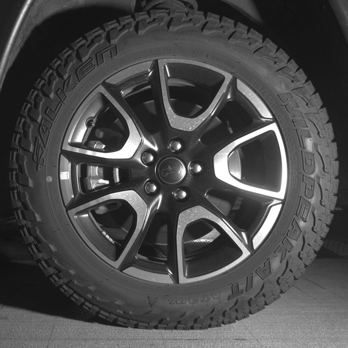 Used 2025 Jeep Compass Trailhawk image 12