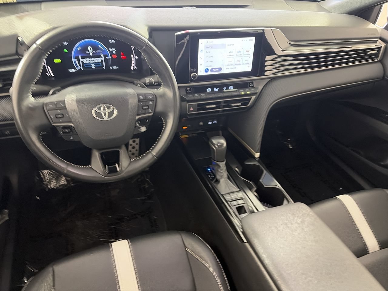 Used 2025 Toyota Camry SE FWD image 19