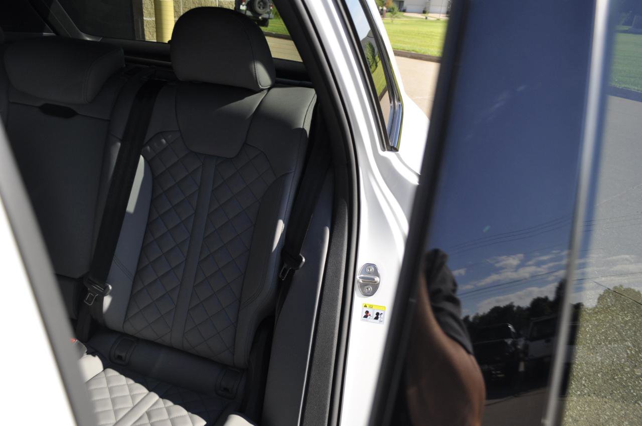 Used 2024 Audi SQ5 Prestige image 17