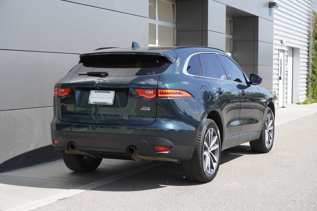 Used 2017 Jaguar F-PACE Prestige AWD/4WD image 2