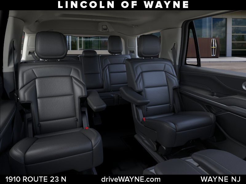 New 2026 Lincoln Navigator Premiere AWD/4WD image 12