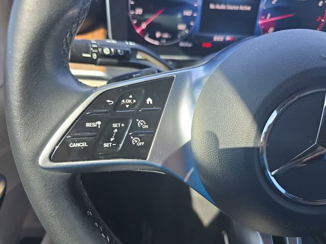 Used 2024 Mercedes-Benz GLC 300 4MATIC image 17