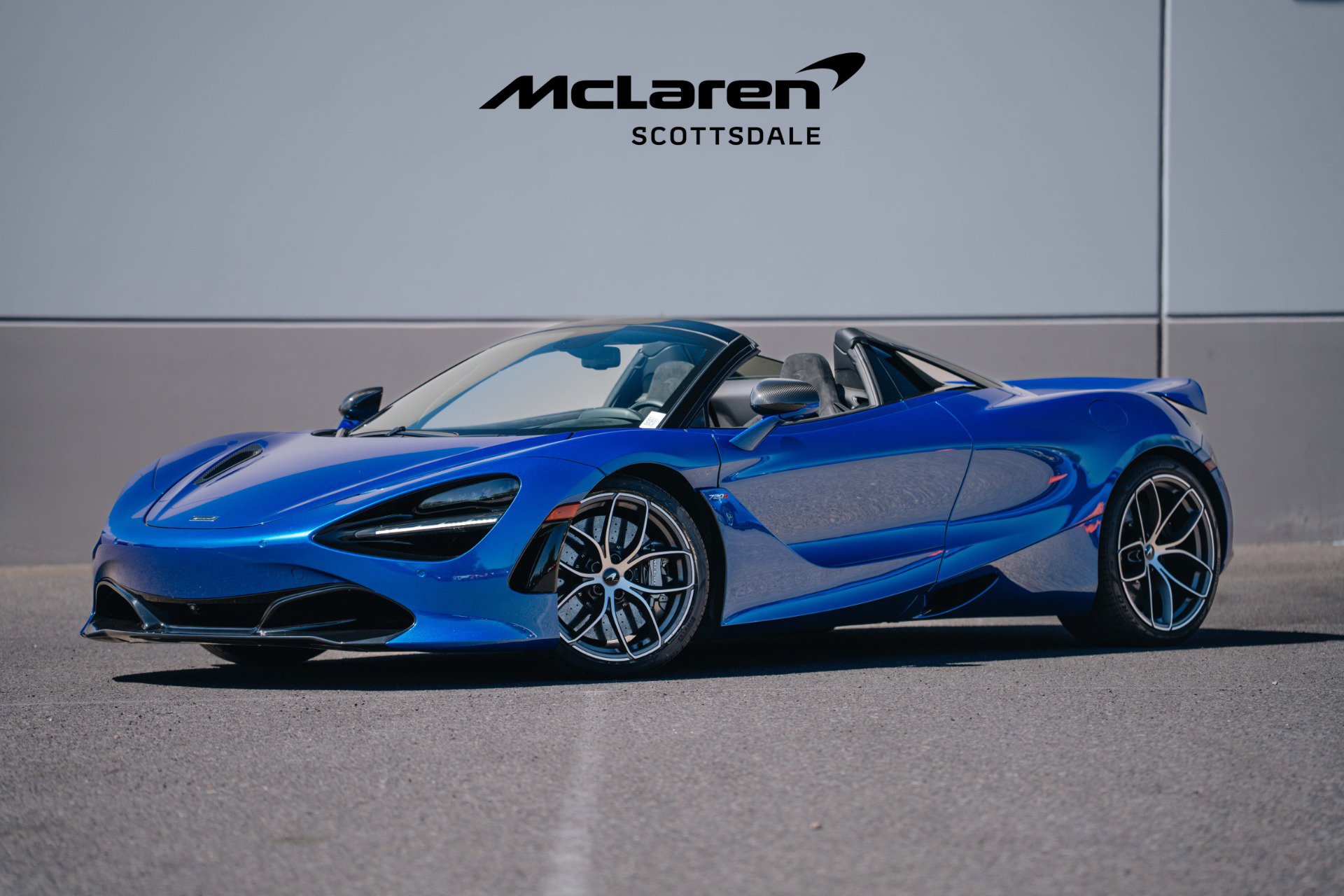 Used 2022 McLaren 720S Luxury RWD image 2