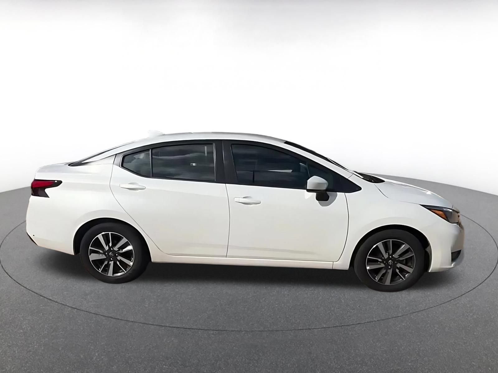 Used 2025 Nissan Versa SV FWD image 9