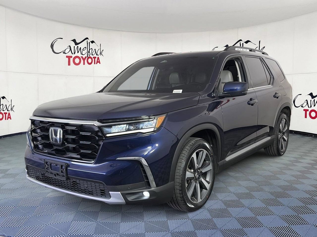 Used 2023 Honda Pilot Touring image 2