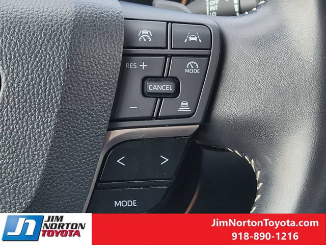 Used 2025 Toyota Camry SE FWD image 28