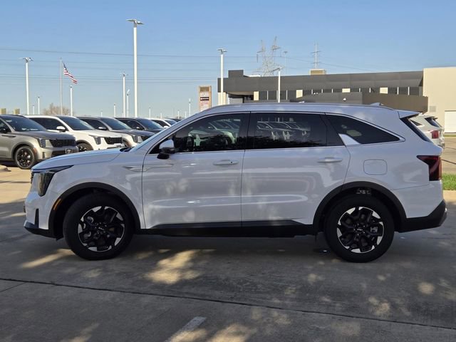 Certified 2025 Kia Sorento S w/ Panoramic Sunroof Package image 3