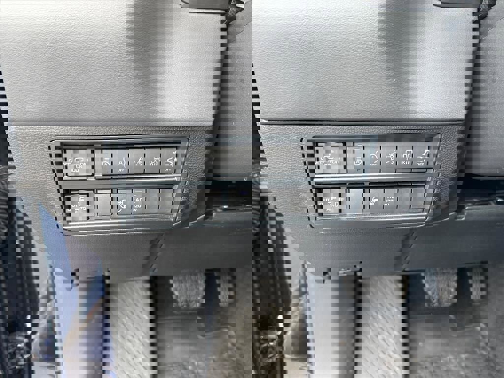 Used 2024 Toyota Tundra Platinum image 17