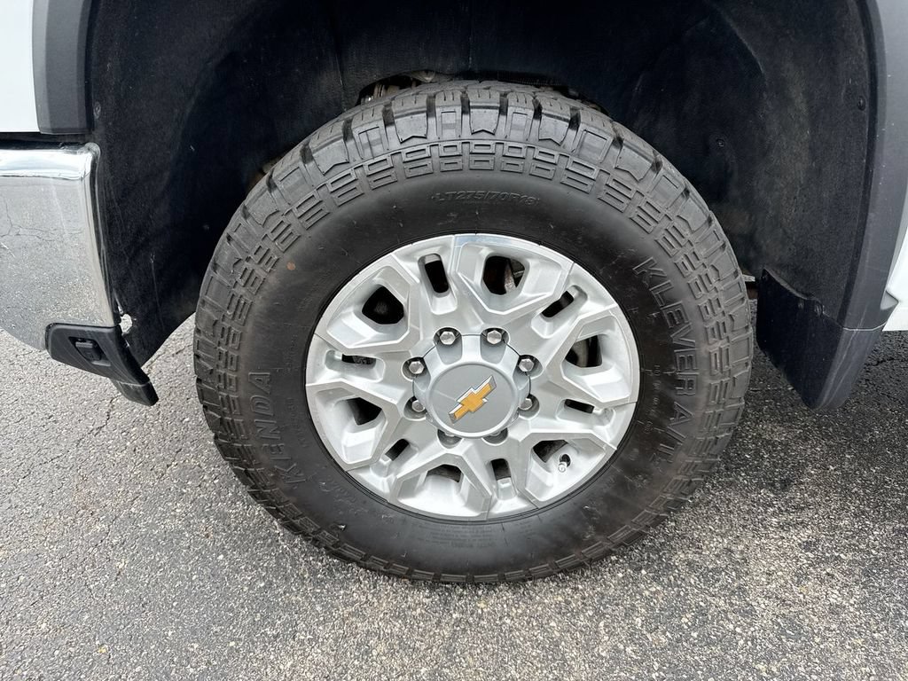 Used 2024 Chevrolet Silverado 2500 LT AWD/4WD image 10