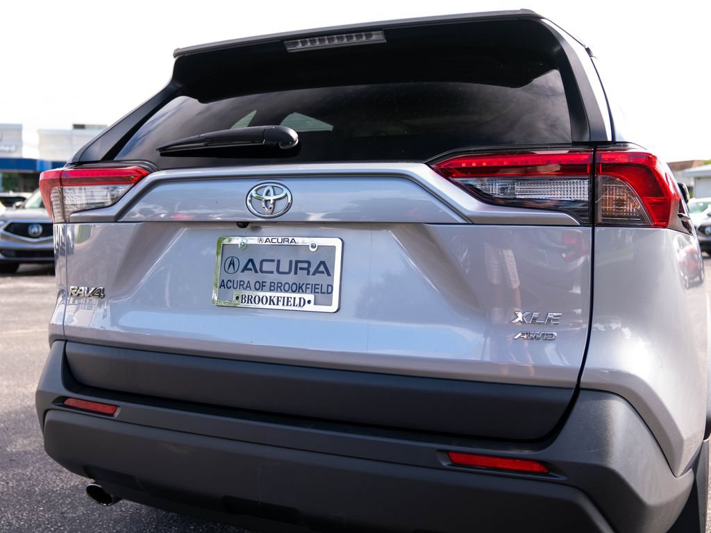 Used 2019 Toyota RAV4 XLE Premium w/ Cold Weather Package AWD/4WD image 17