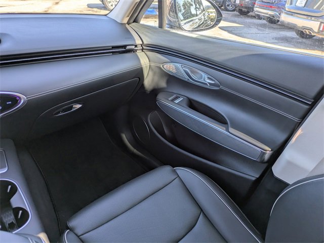 Used 2023 Genesis Electrified GV70 Advanced image 17