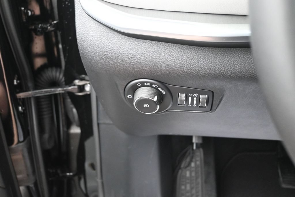 New 2026 Jeep Compass Limited w/ Sun, Sound & Navigation Group AWD/4WD image 29