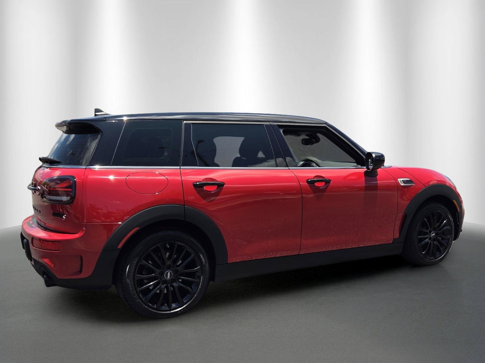 Certified 2024 MINI Cooper Clubman S FWD image 7