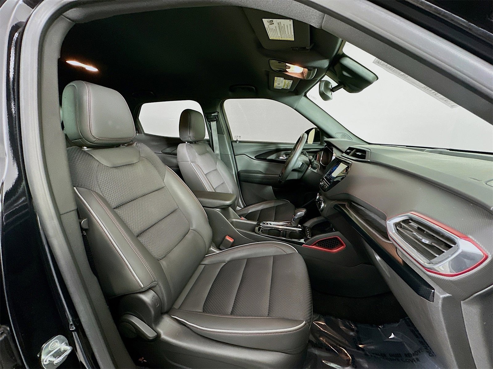 Used 2023 Chevrolet TrailBlazer RS w/ Convenience Package image 27