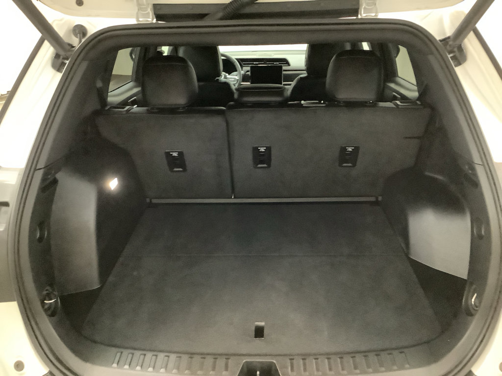 Used 2026 GMC Terrain Elevation w/ Elevation Premium Package image 8