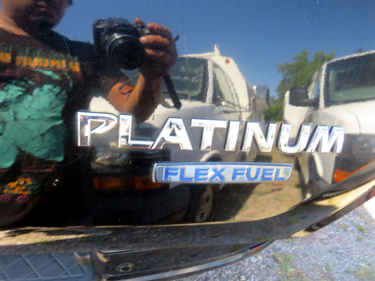 Used 2011 Nissan Armada Platinum image 29