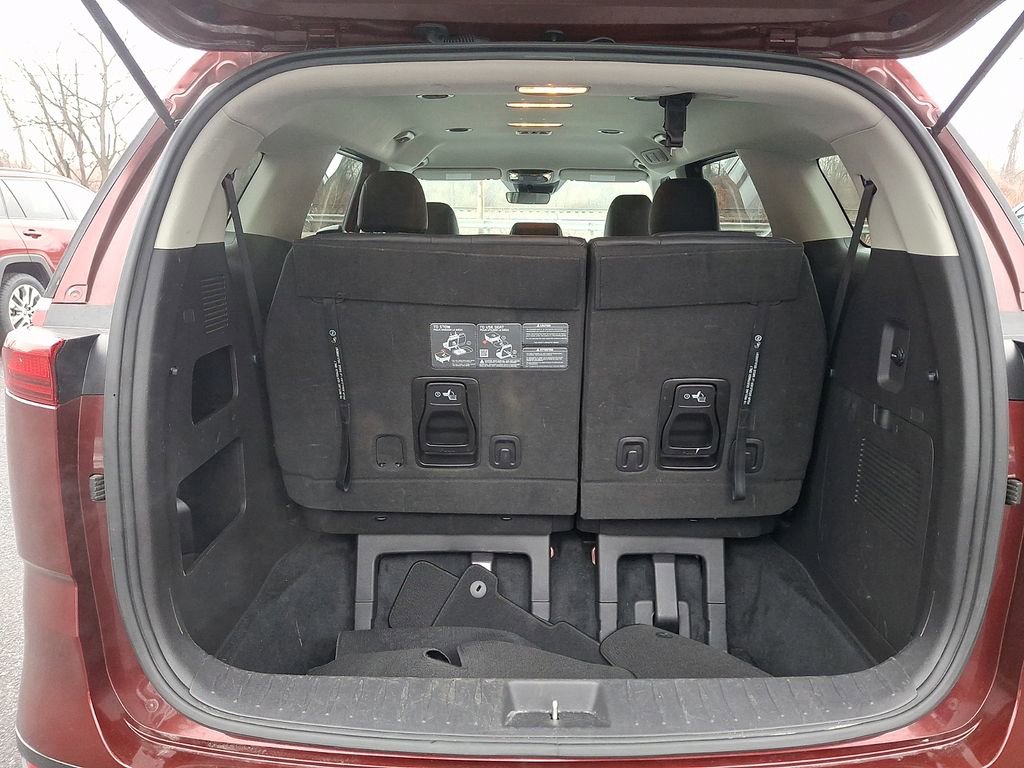 Used 2024 Kia Carnival LX image 29