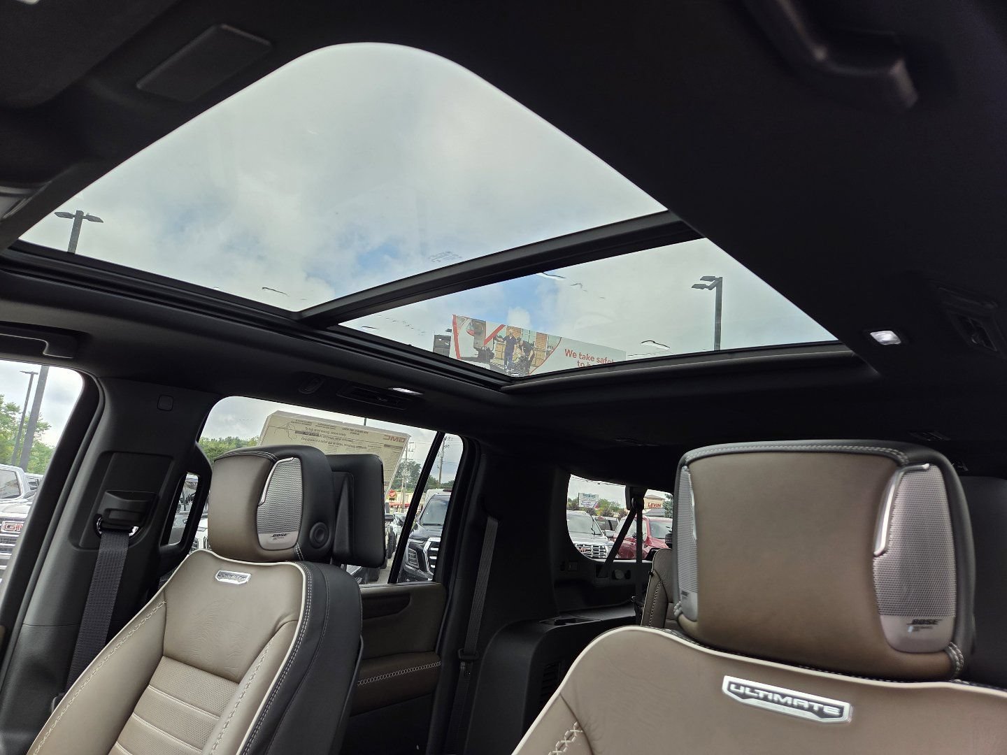 New 2026 GMC Yukon XL Denali Ultimate w/ LPO, Floor Liner Package AWD/4WD image 6