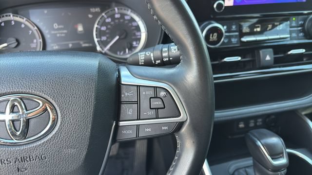 Used 2023 Toyota Highlander LE FWD image 23