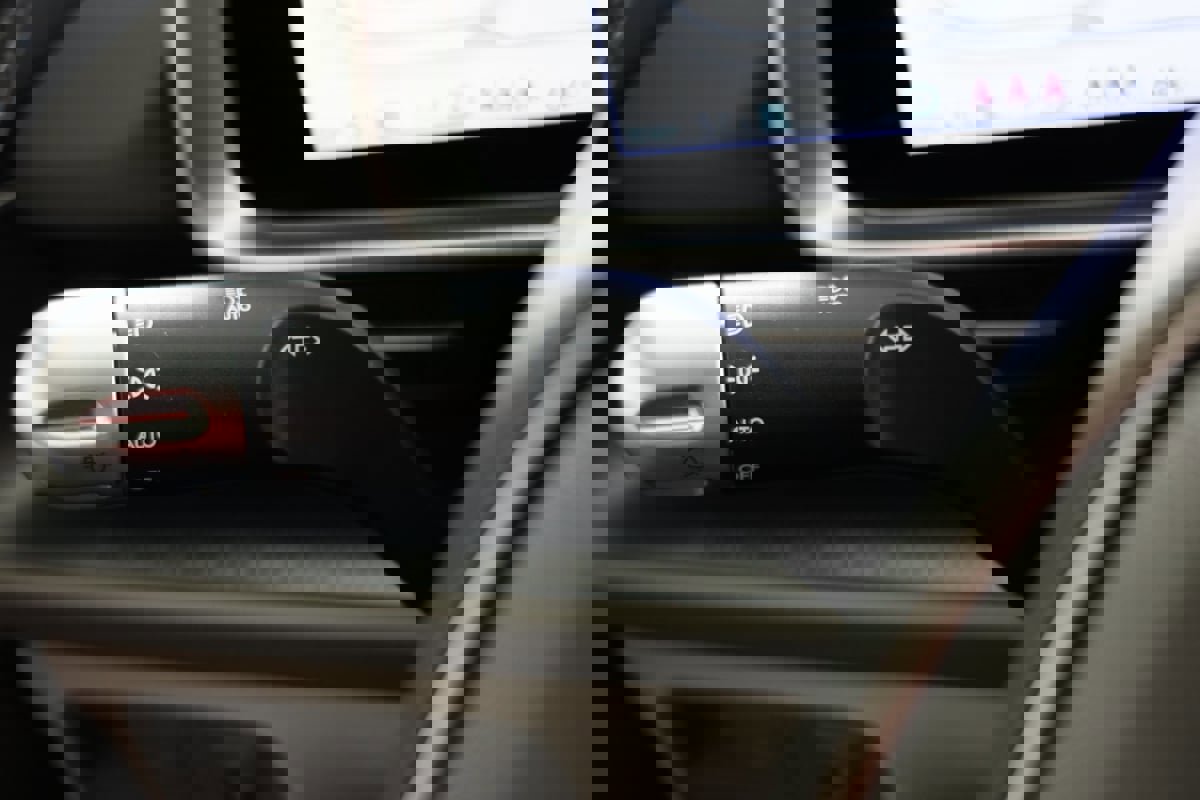 Used 2025 Hyundai Ioniq 6 Limited image 25