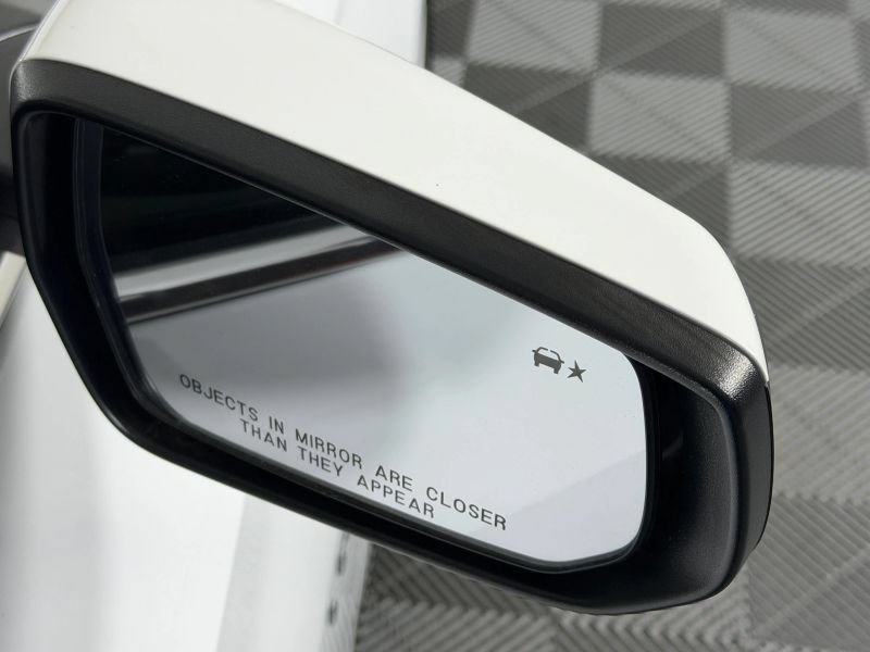 Used 2024 Chevrolet Malibu LT w/ LPO, Floor Liner Package FWD image 8