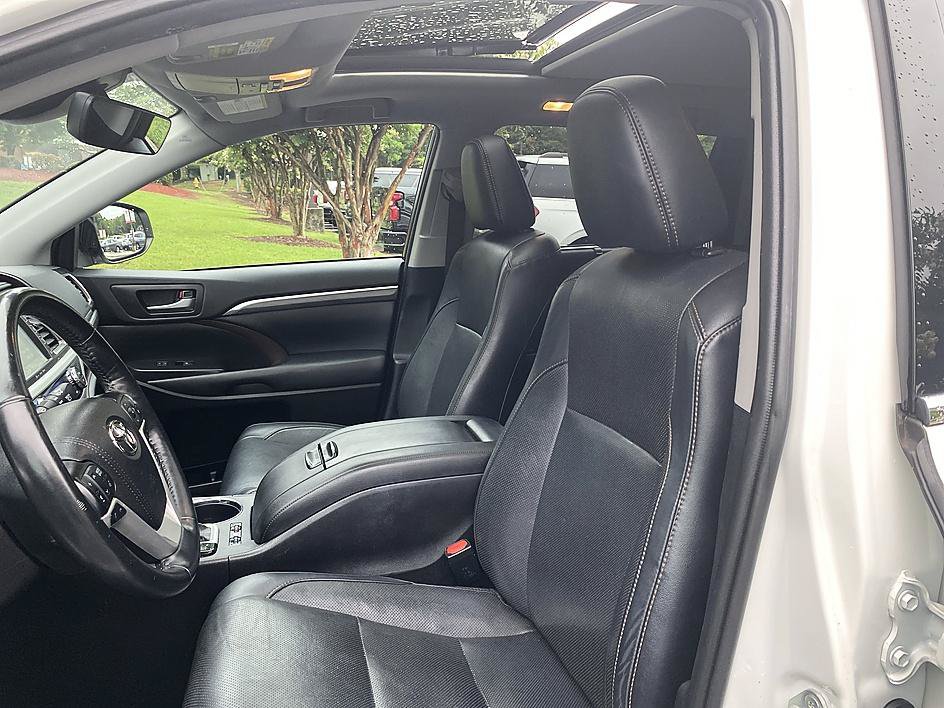 Certified 2019 Toyota Highlander Limited Platinum AWD/4WD image 11