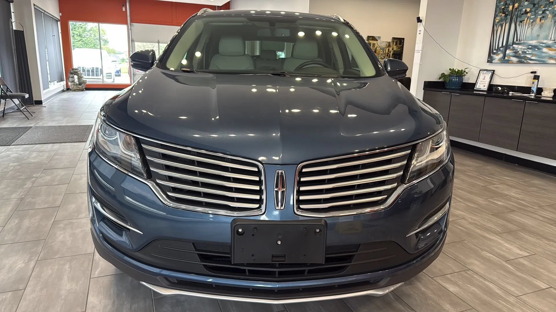 Used 2018 Lincoln MKC Premiere FWD image 2