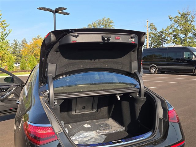 New 2025 Mercedes-Benz S 580 4MATIC Sedan image 31