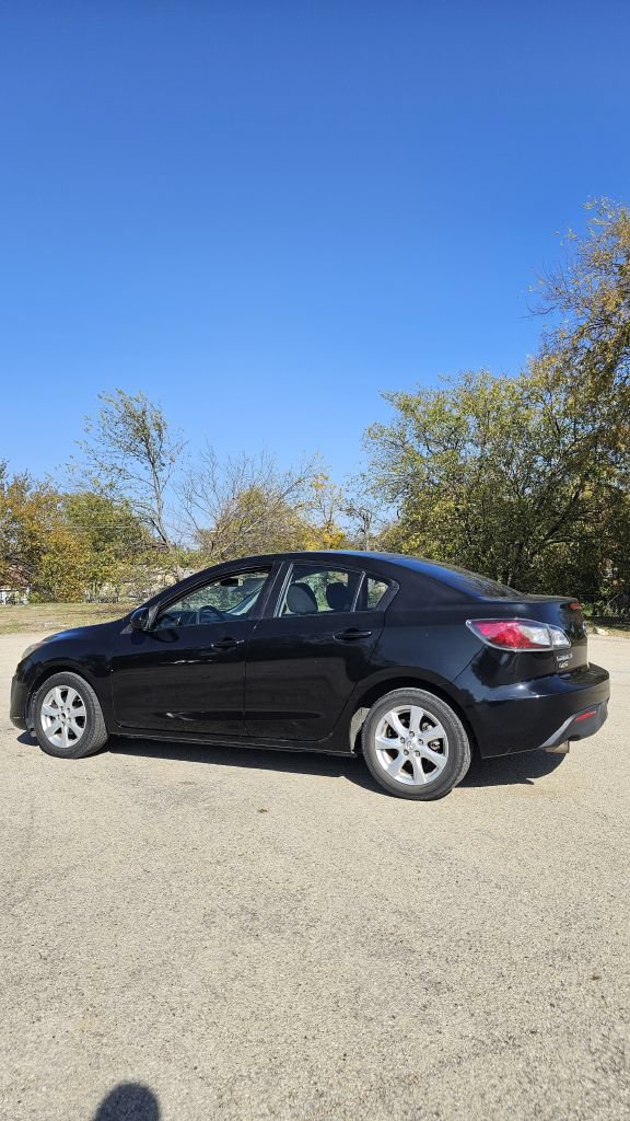 Used 2010 MAZDA MAZDA3 i Touring FWD image 4