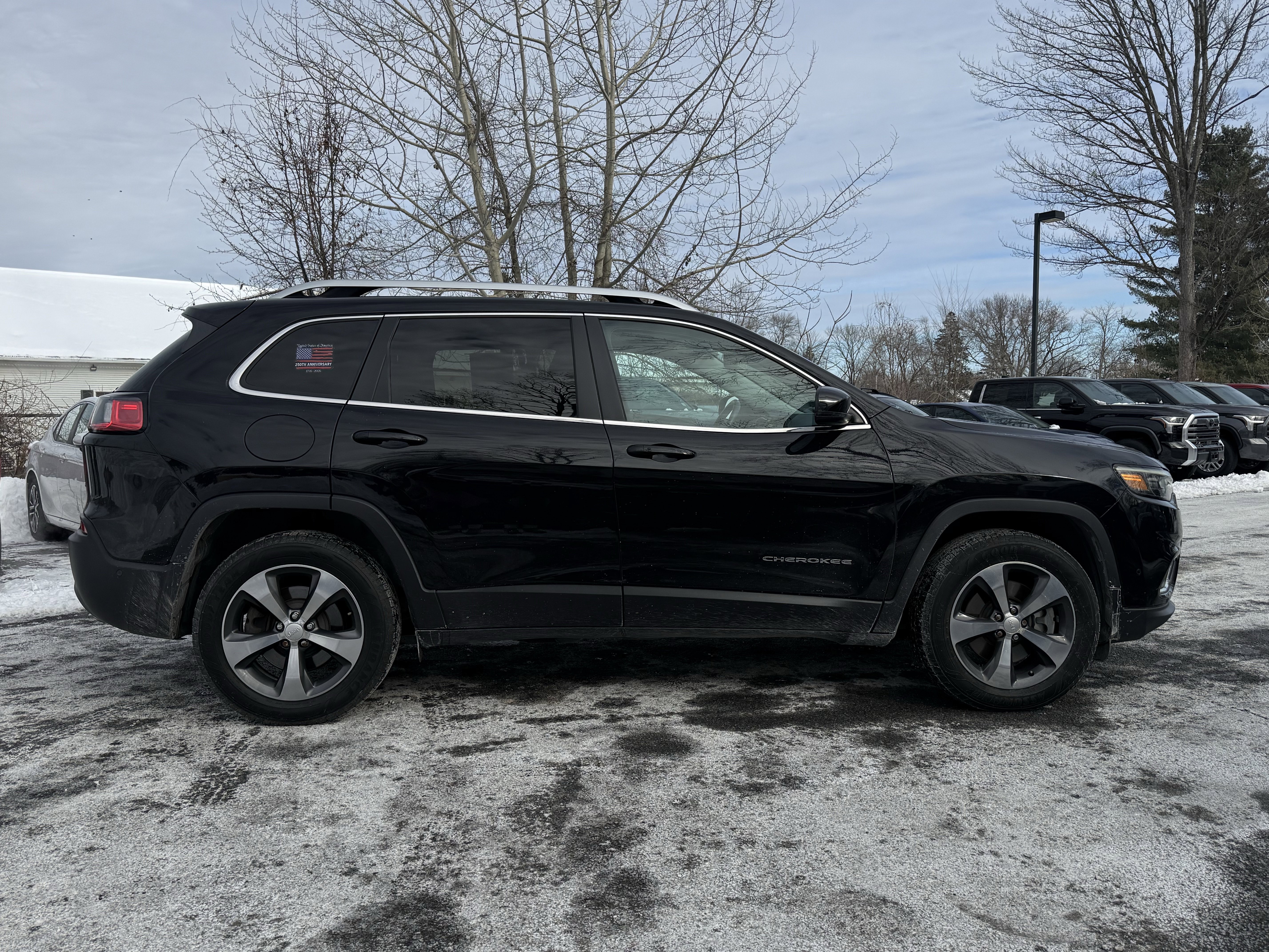 Used 2019 Jeep Cherokee Limited w/ Technology Group image 7