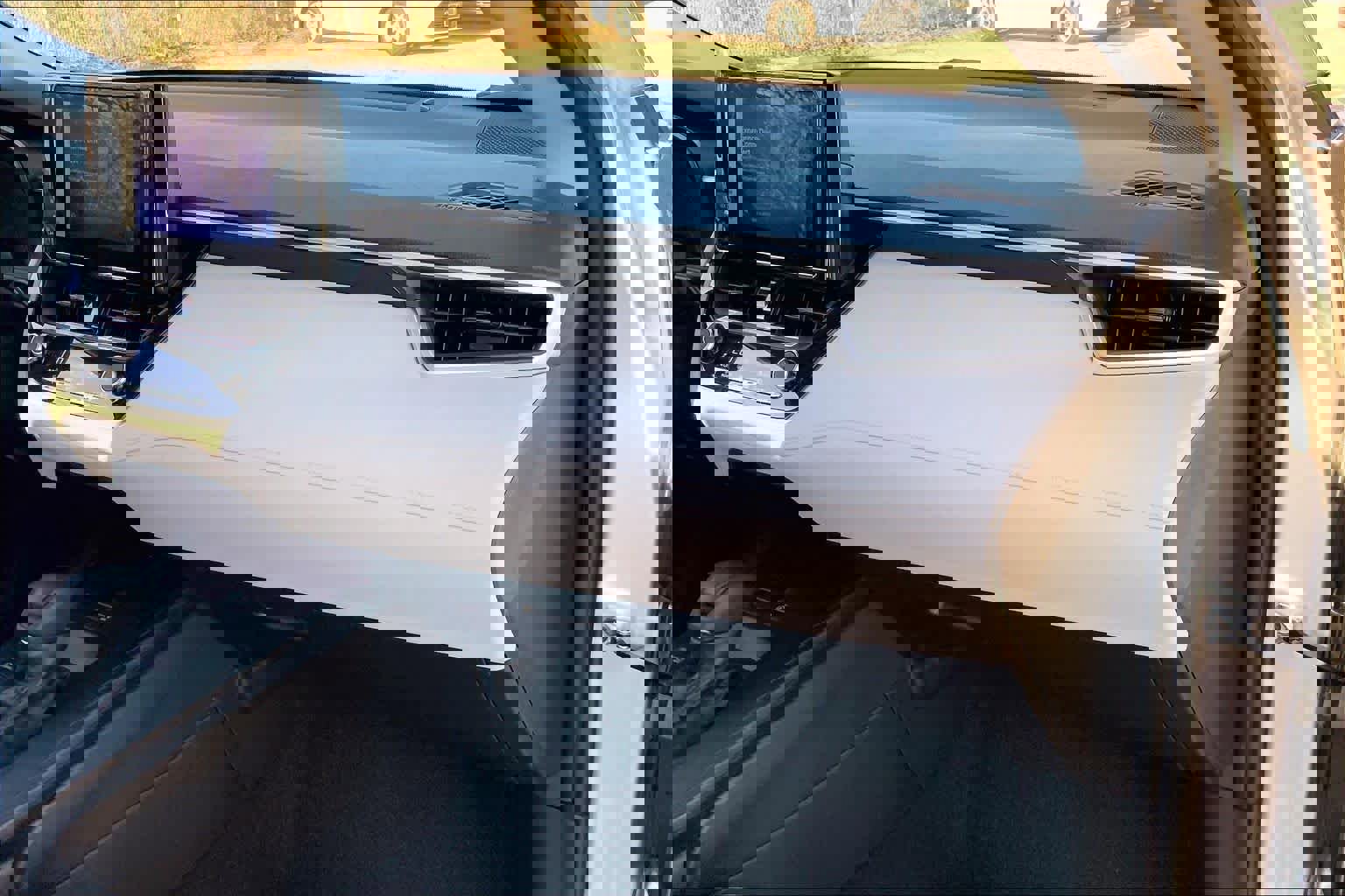 Used 2026 Toyota Corolla Cross LE image 17