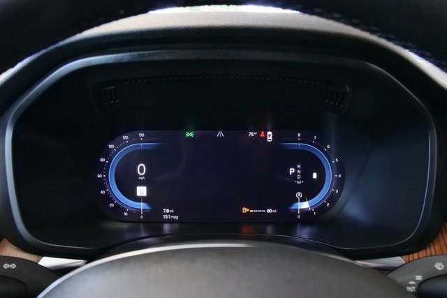 Used 2024 Volvo XC60 B5 Plus image 19