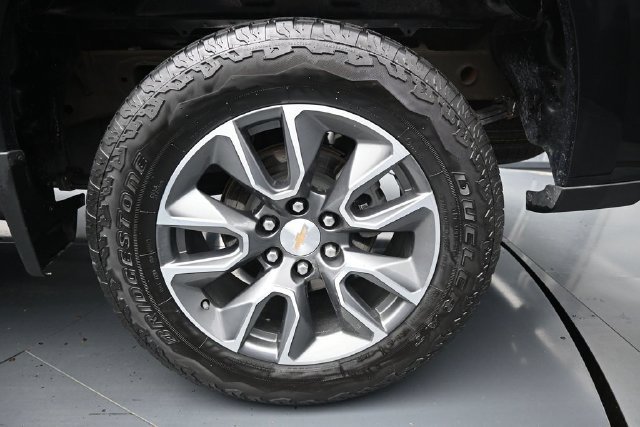 Used 2024 Chevrolet Silverado 1500 LT AWD/4WD image 10