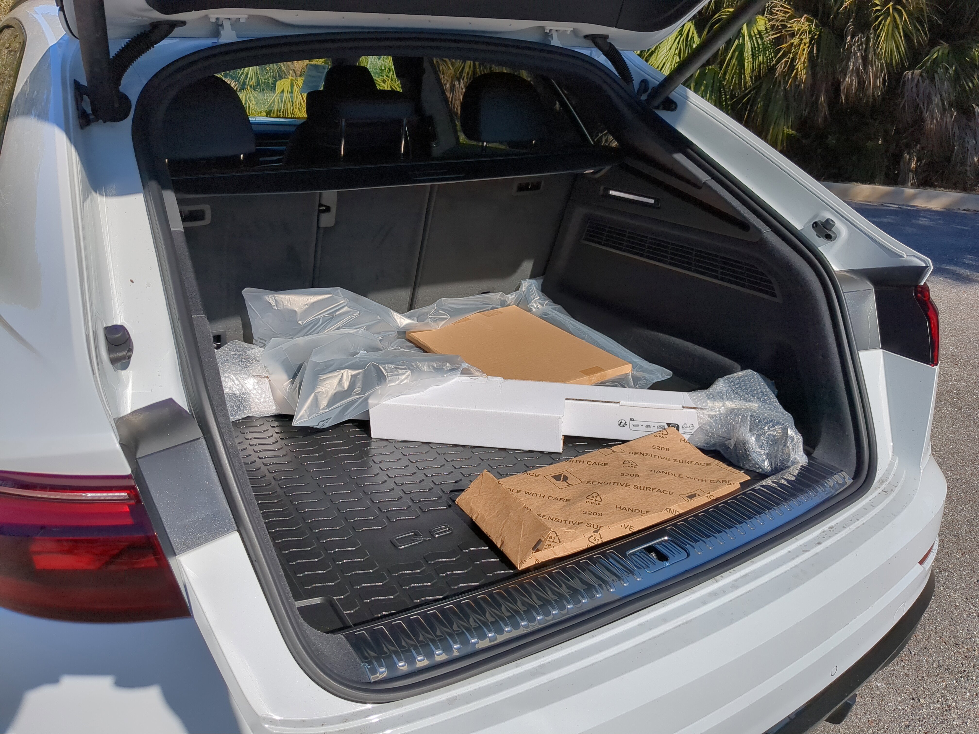 New 2026 Audi SQ8 Prestige image 11