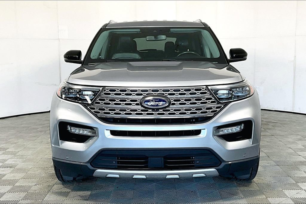 Used 2022 Ford Explorer Limited w/ Equipment Group 301A image 3
