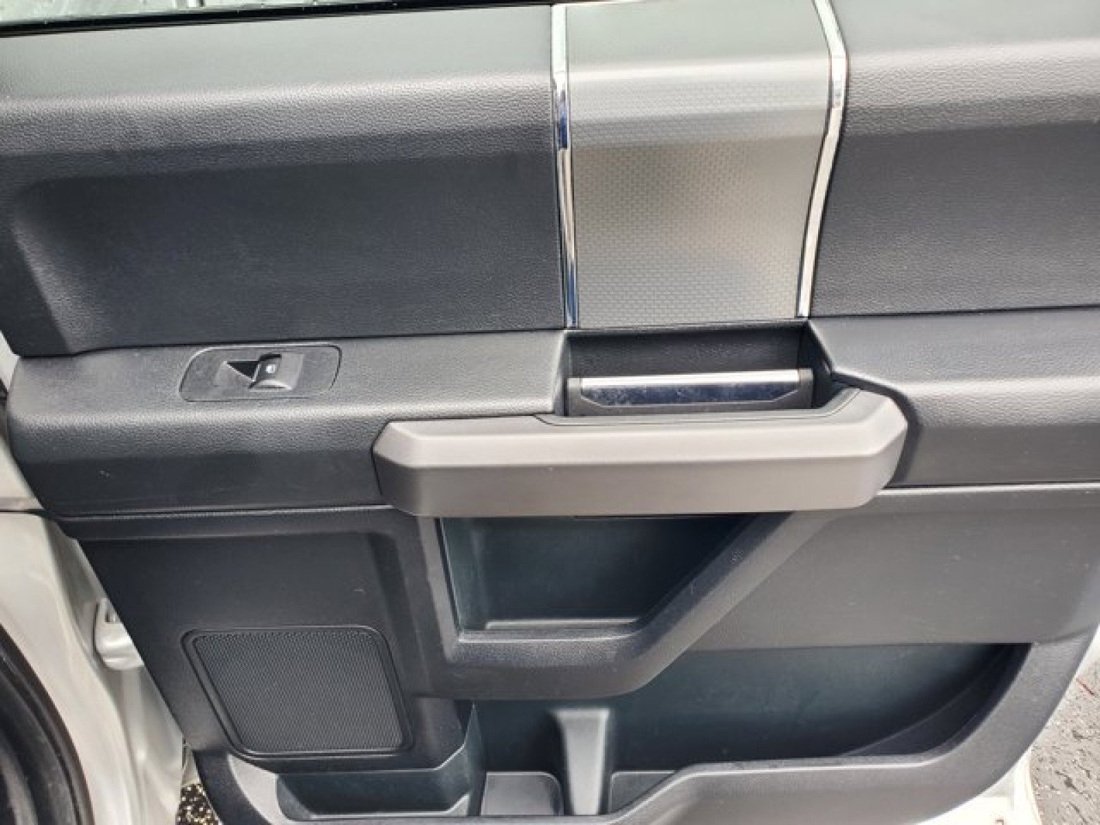 Used 2015 Ford F150 XLT w/ Equipment Group 301A Mid image 33