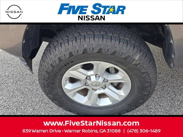 Used 2020 Toyota Tacoma SR5 RWD image 17