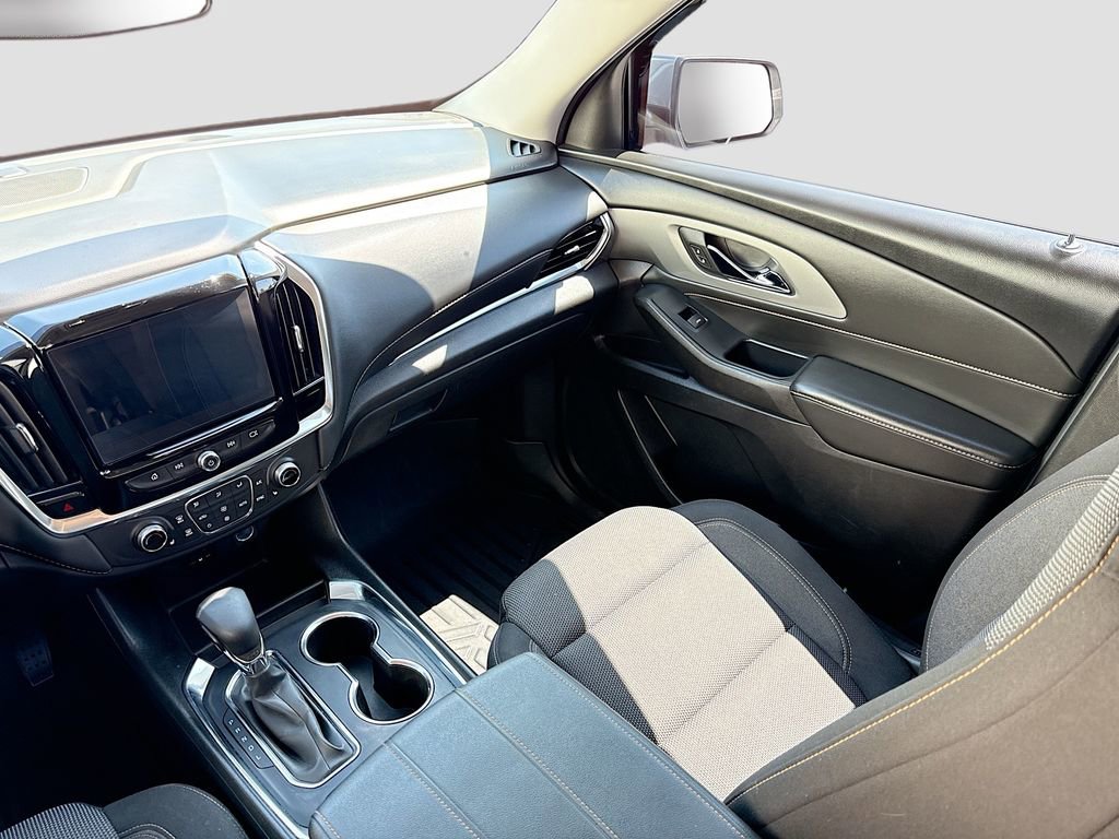 Used 2021 Chevrolet Traverse LT AWD/4WD image 23