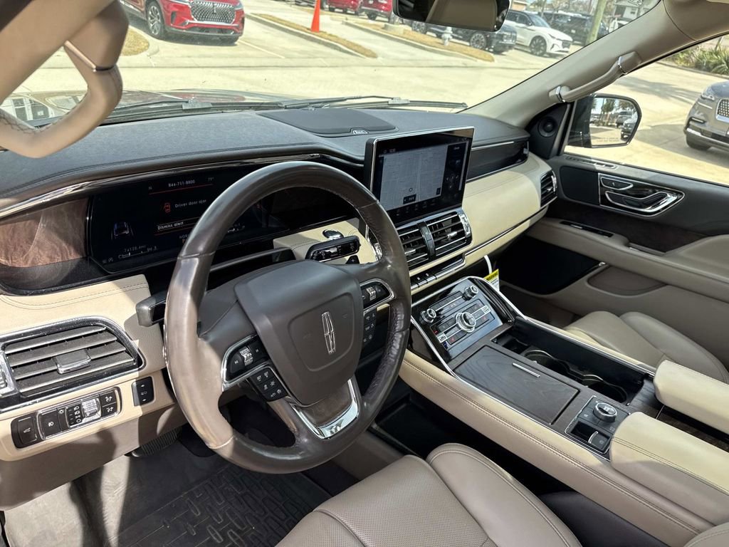 Certified 2024 Lincoln Navigator Premiere image 19