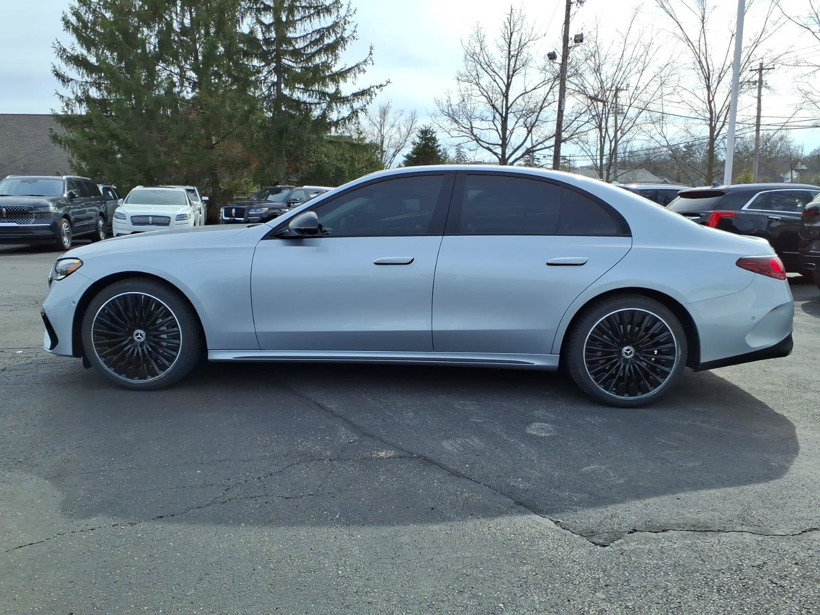 Used 2024 Mercedes-Benz E 350 4MATIC Sedan image 4
