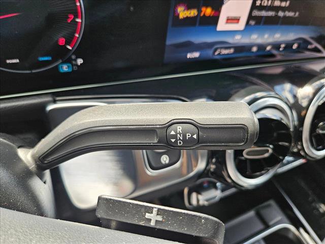 Used 2026 Mercedes-Benz GLB 250 image 12