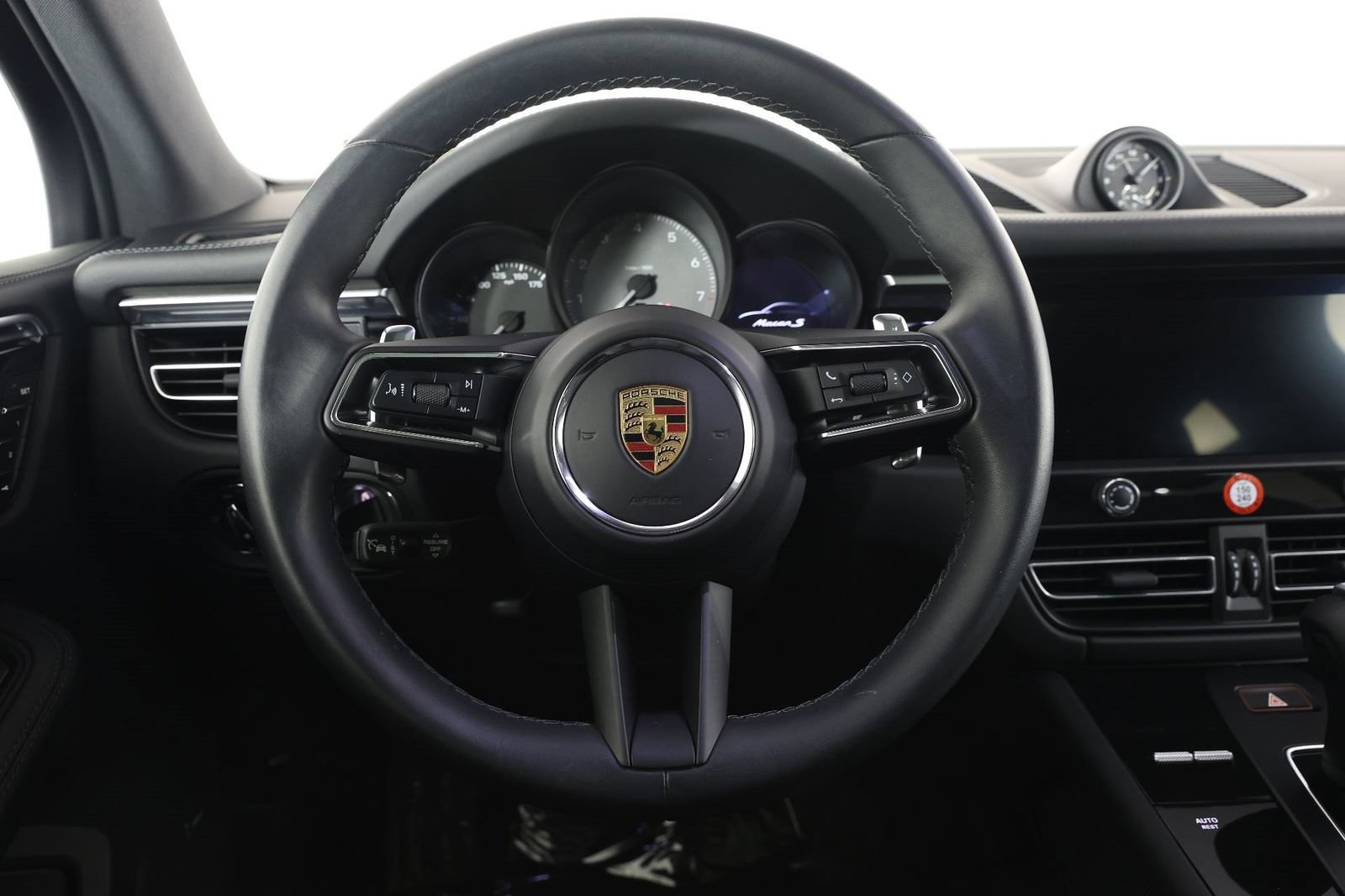 Certified 2023 Porsche Macan S AWD/4WD image 12