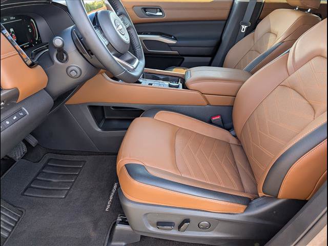 Used 2024 Nissan Pathfinder Platinum w/ Cargo Package image 9