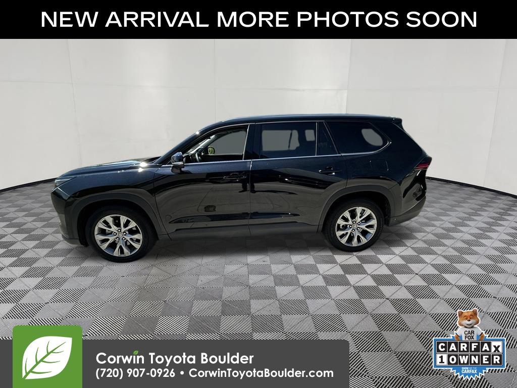 Used 2025 Toyota Grand Highlander AWD image 4