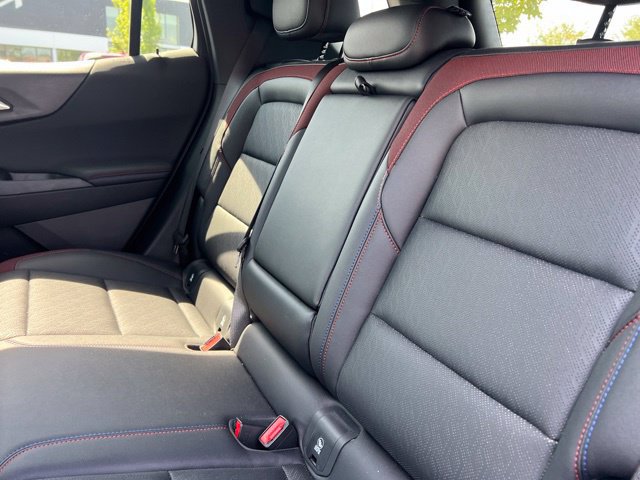 Used 2026 Chevrolet Equinox RS FWD image 32