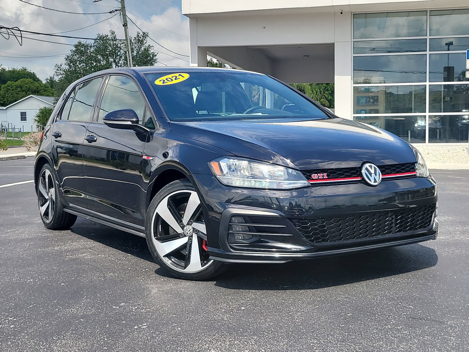 Used 2021 Volkswagen Golf 4-Door FWD image 32