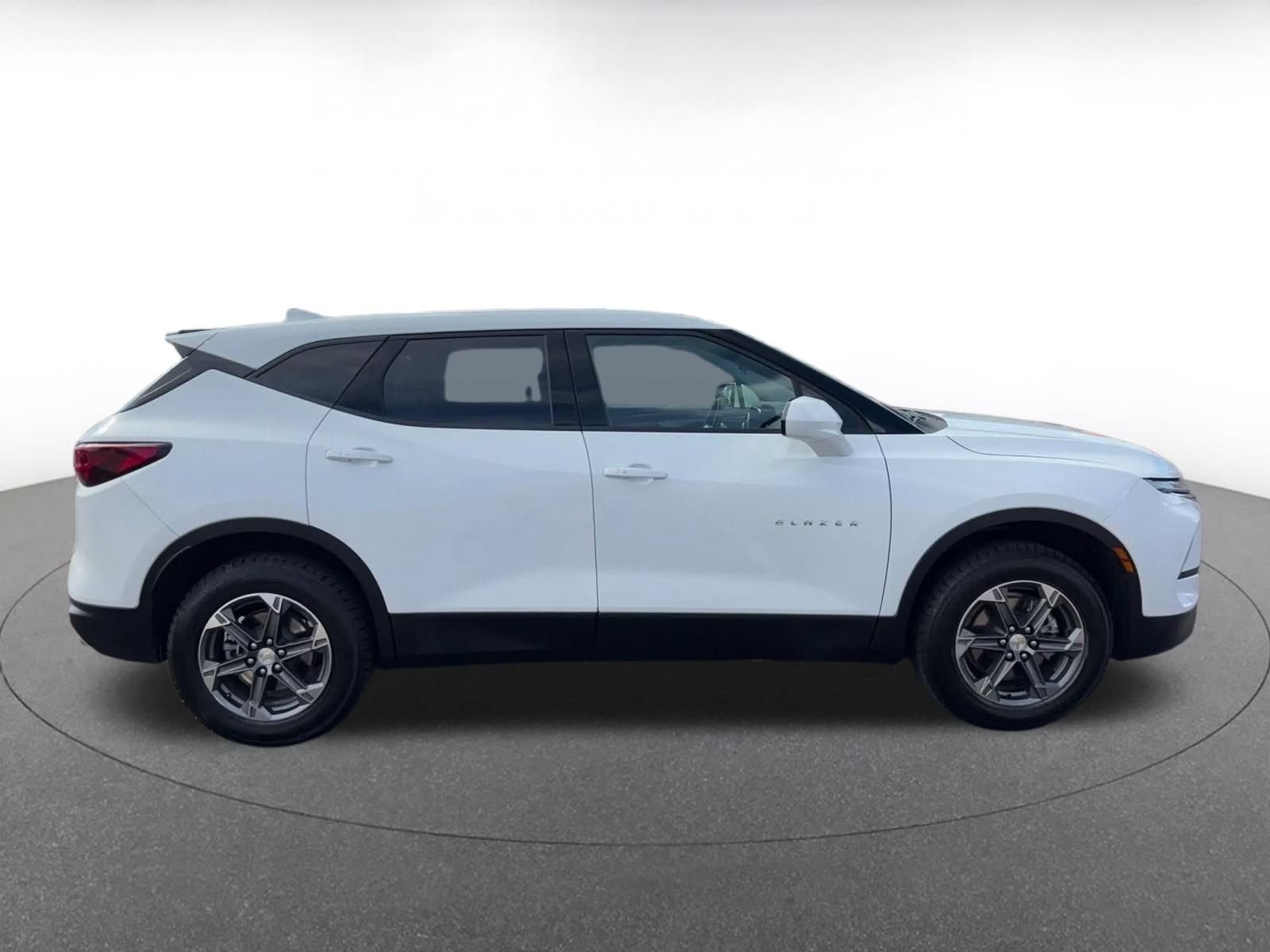 Used 2025 Chevrolet Blazer LT FWD image 15
