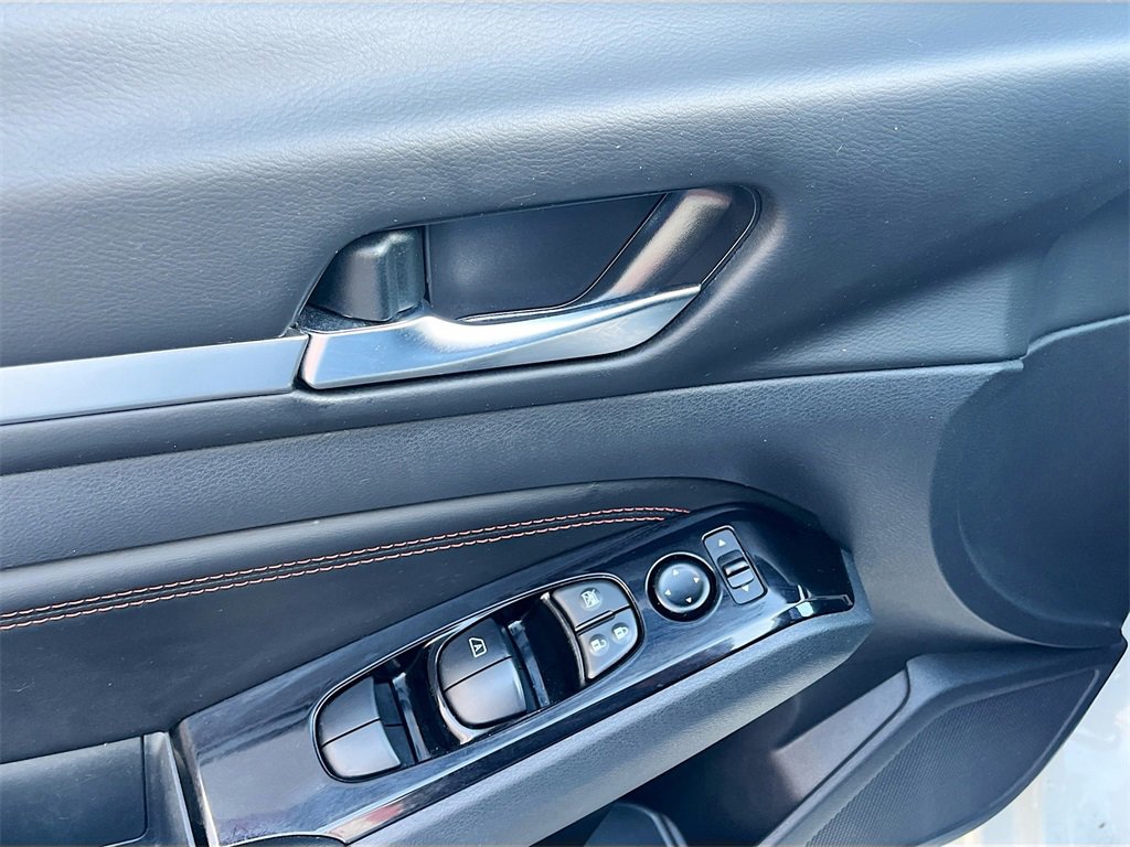 Used 2023 Nissan Altima 2.5 SR image 17