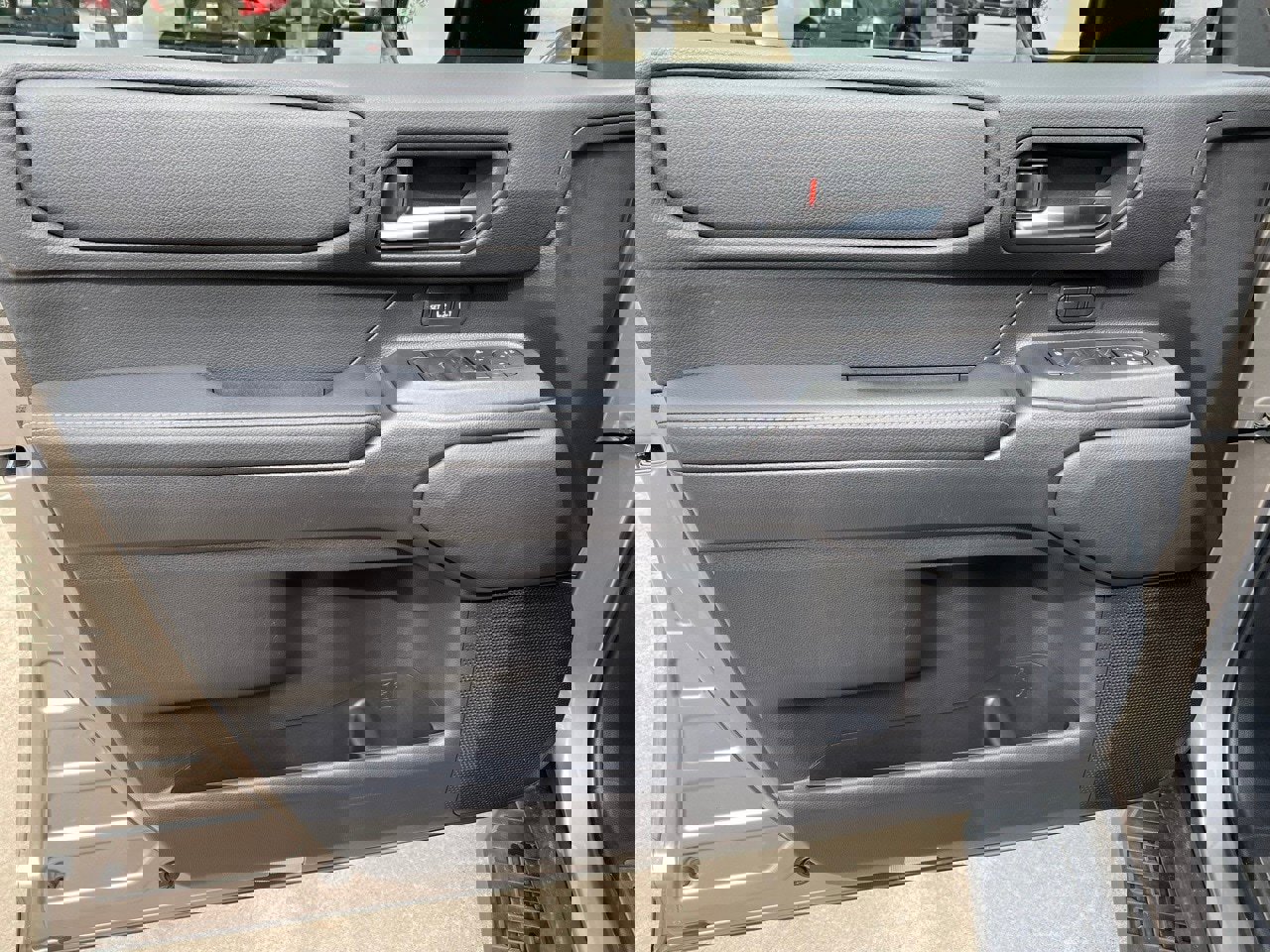 Used 2025 Toyota Land Cruiser image 36